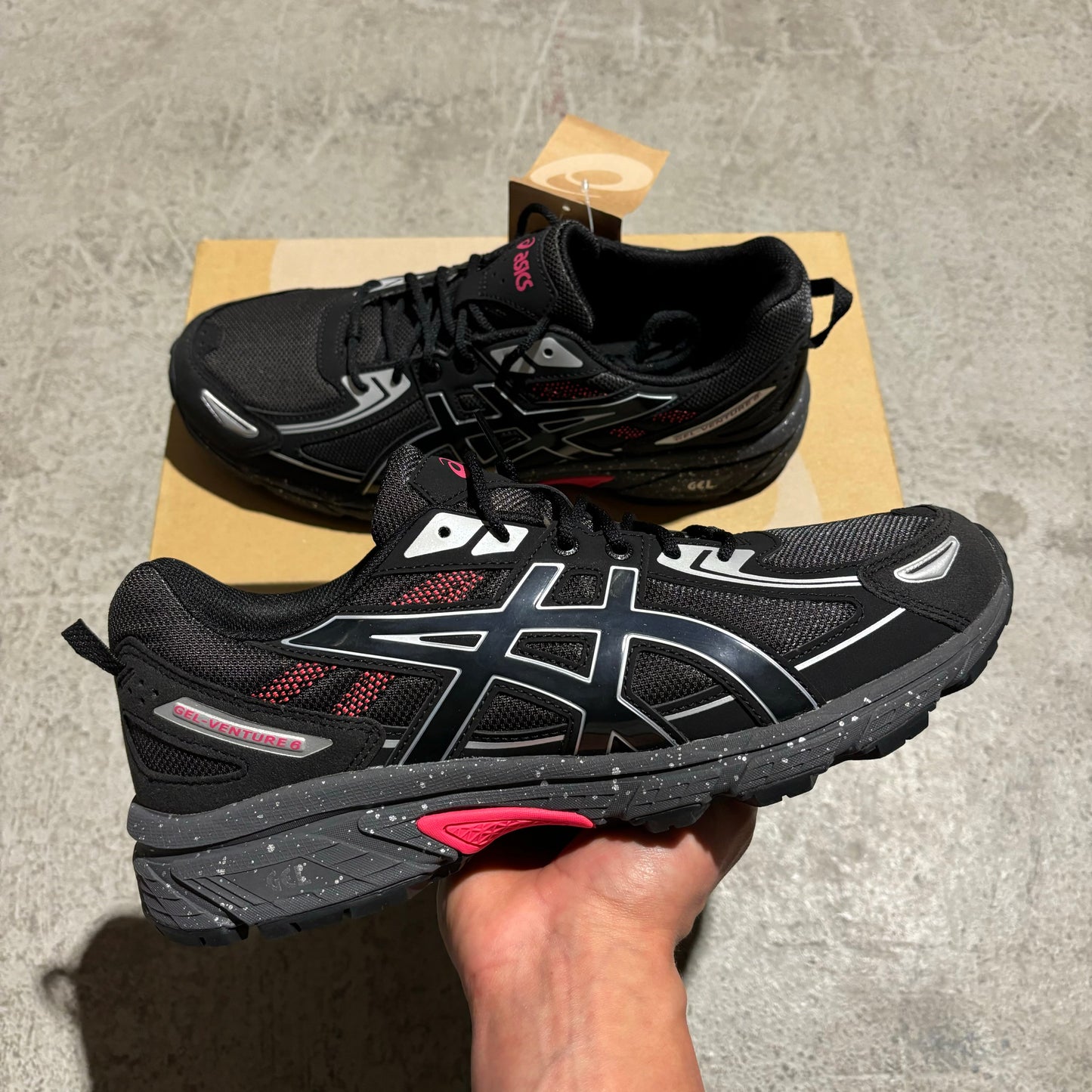 ASICS Gel Venture 6 Black/Red - My Luxe Brands