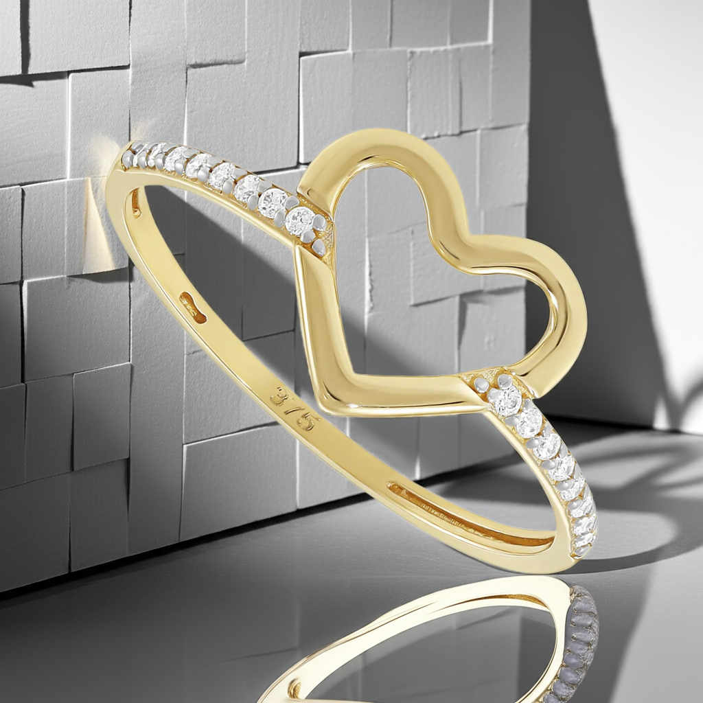 9ct Yellow Gold Cubic Zirconia Heart Ring