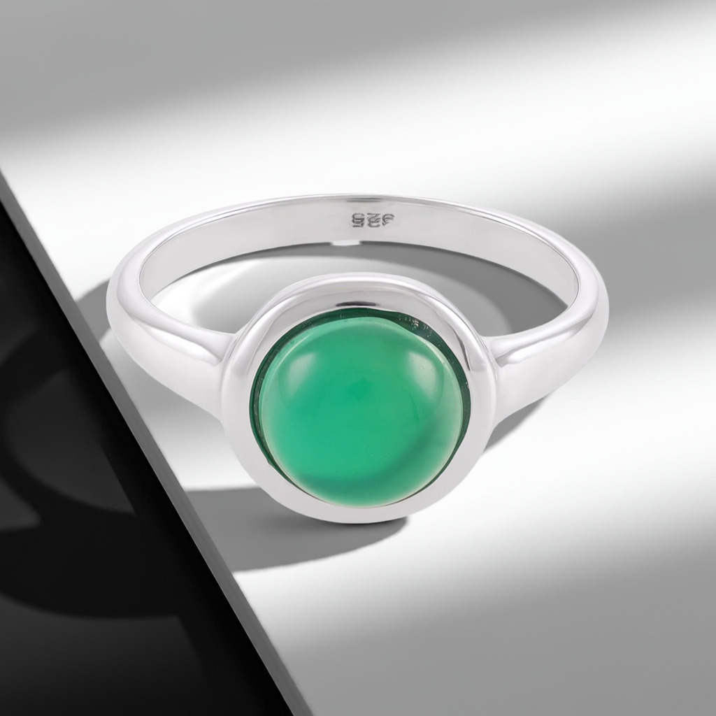 Silver rhodium plated ring with green agate stone