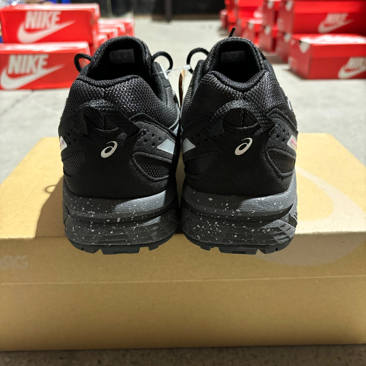 ASICS Gel Venture 6 Black/Red - My Luxe Brands