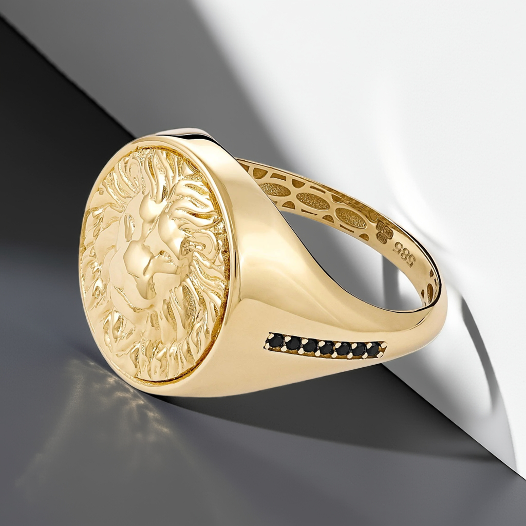 14ct Yellow Lion Head Gold Signet Ring