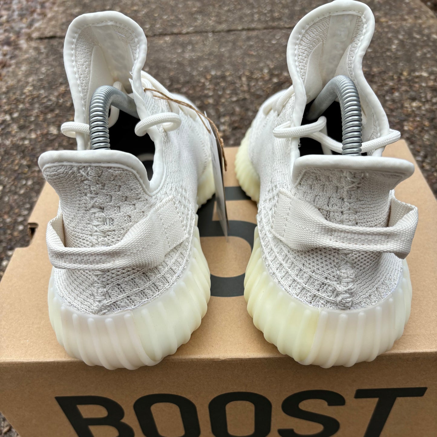 Yeezy Boost 350 V2 Bone
