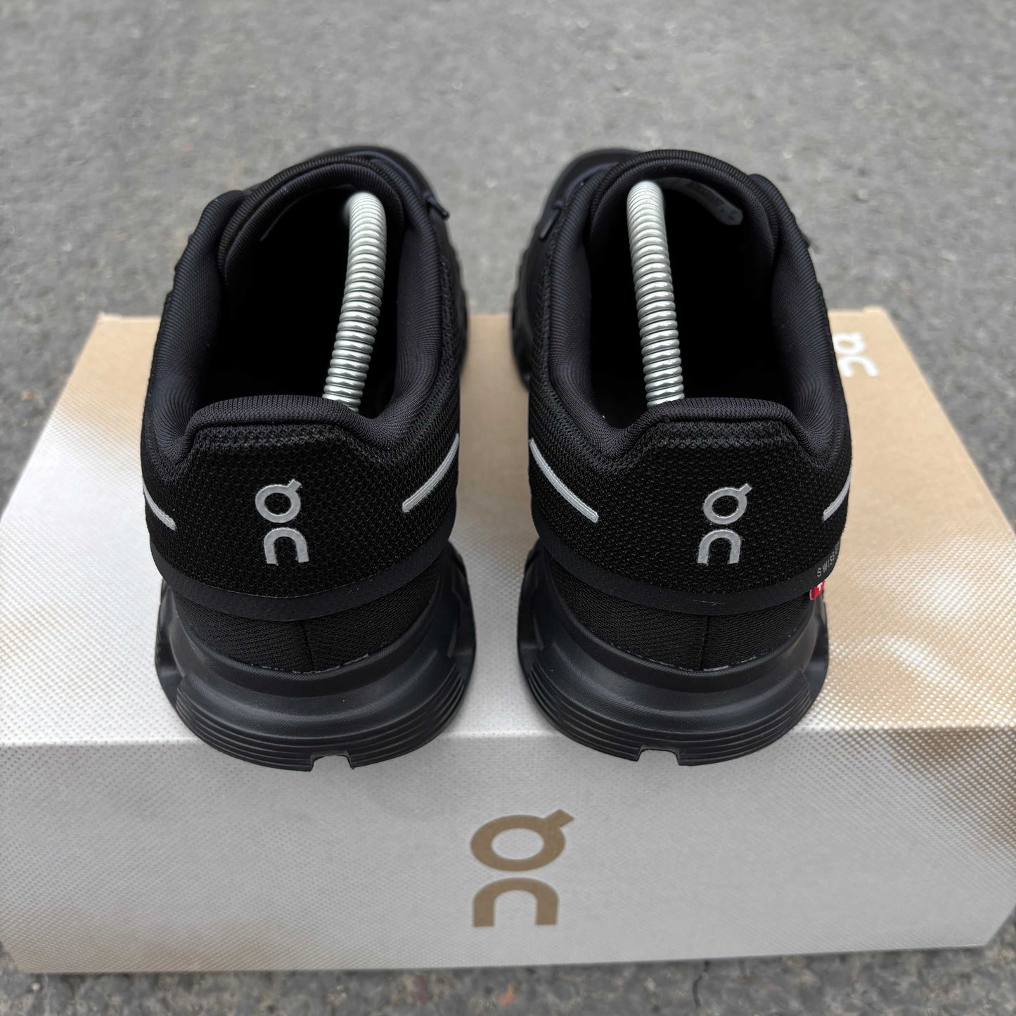 On Cloud 6 Triple Black